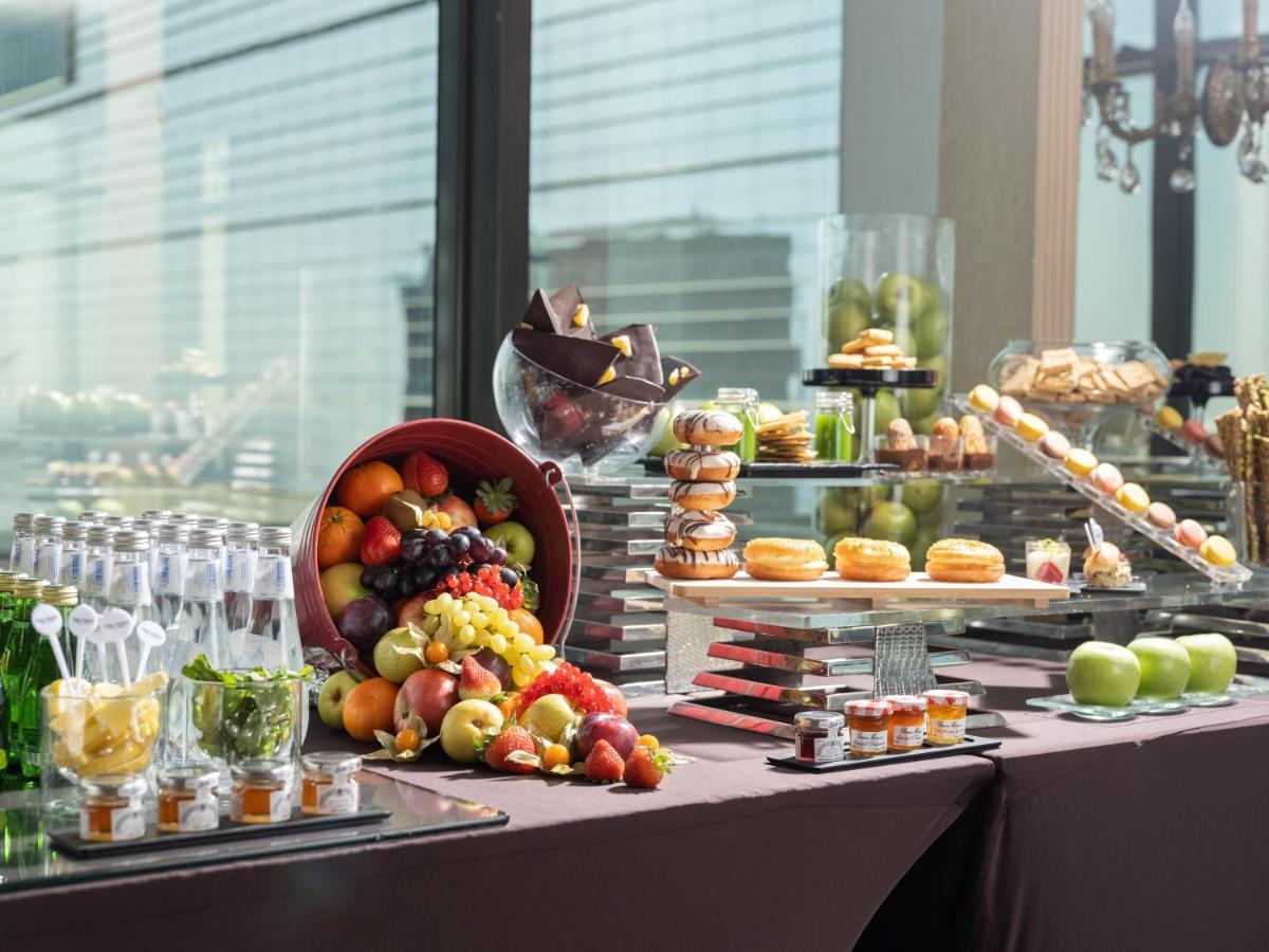 The Venue Jeddah Corniche Hotel Exterior photo A buffet at a hotel